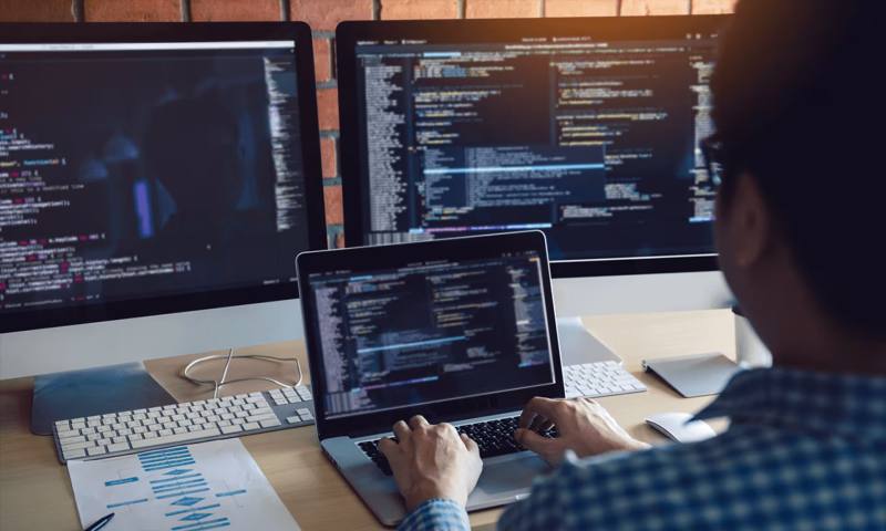 数据科学选型：R与Python如何赋能华县网站建设？